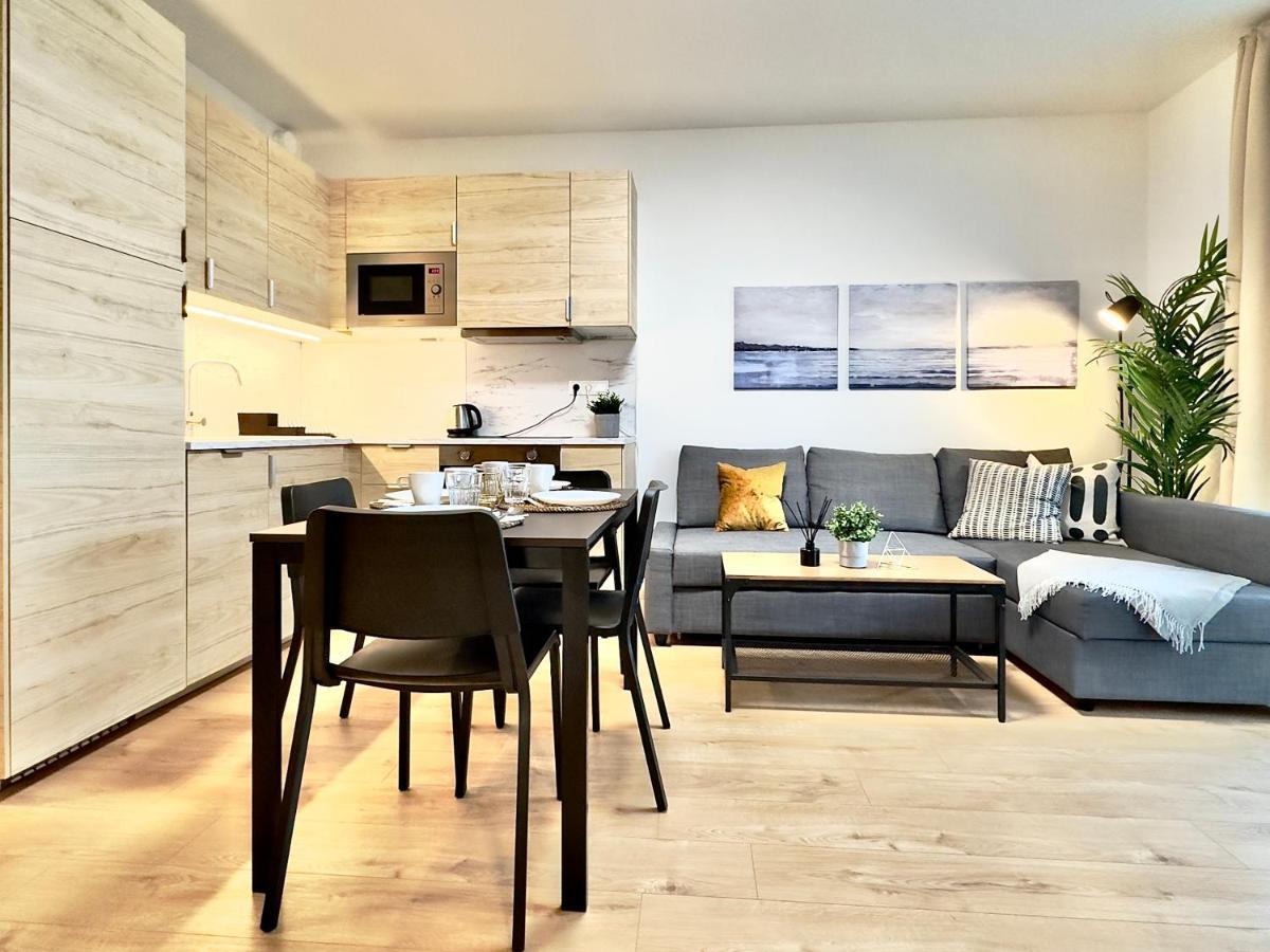 Yarn - Brand New - Free Parking - Balcony With City View - Central Shopping Mall Братислава Екстериор снимка