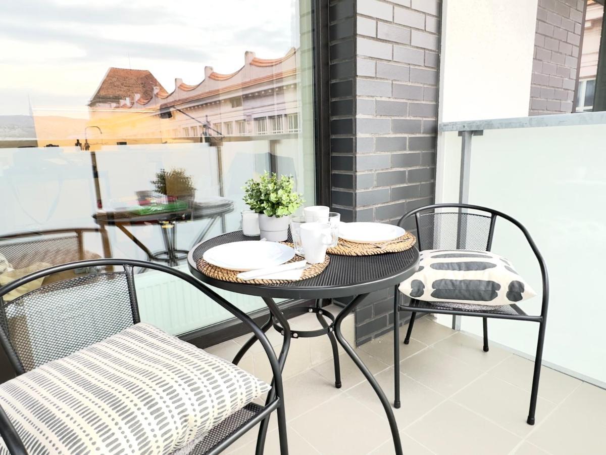 Yarn - Brand New - Free Parking - Balcony With City View - Central Shopping Mall Братислава Екстериор снимка